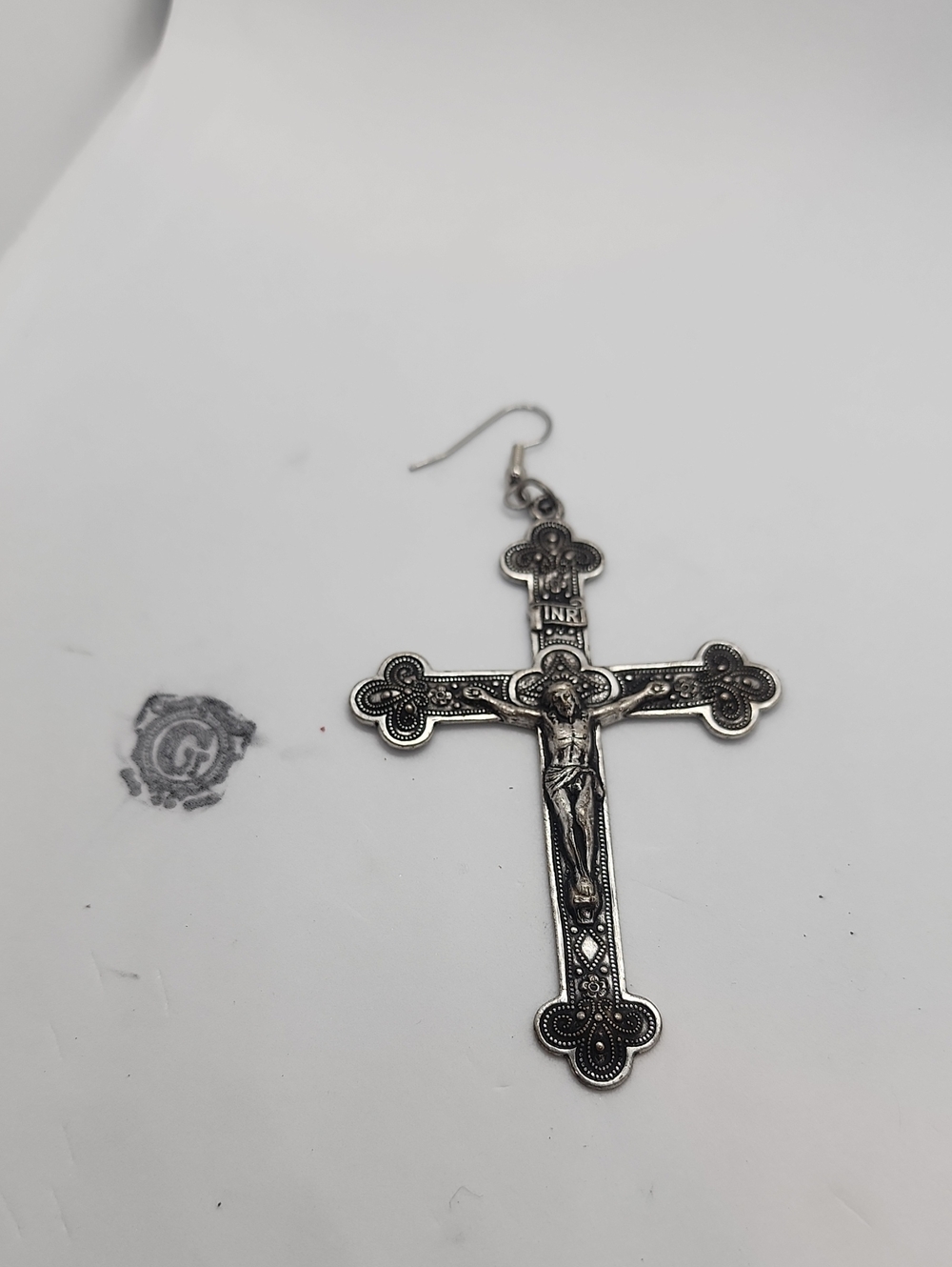 GASOLINE GLAMOUR CRUCIFIX CROSS EARRING
